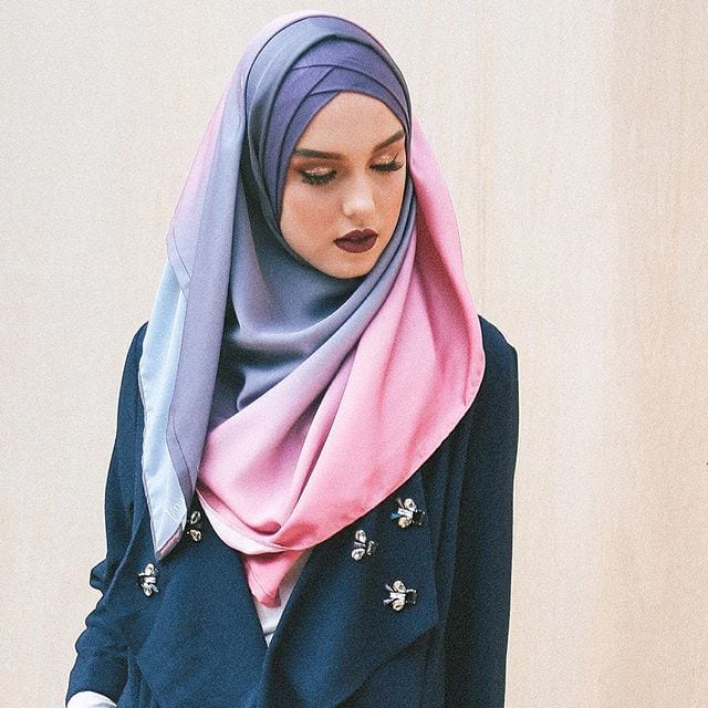 dual colored hijab style
