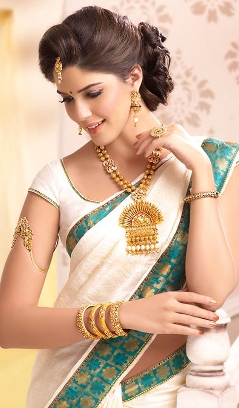 Hairstyles for Saree 20 Cute Hairstyles to Wear with Saree