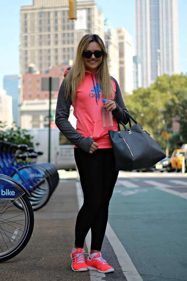 Yoga Pants Outfits 18 Ways to Wear Yoga Pants for Chic Look