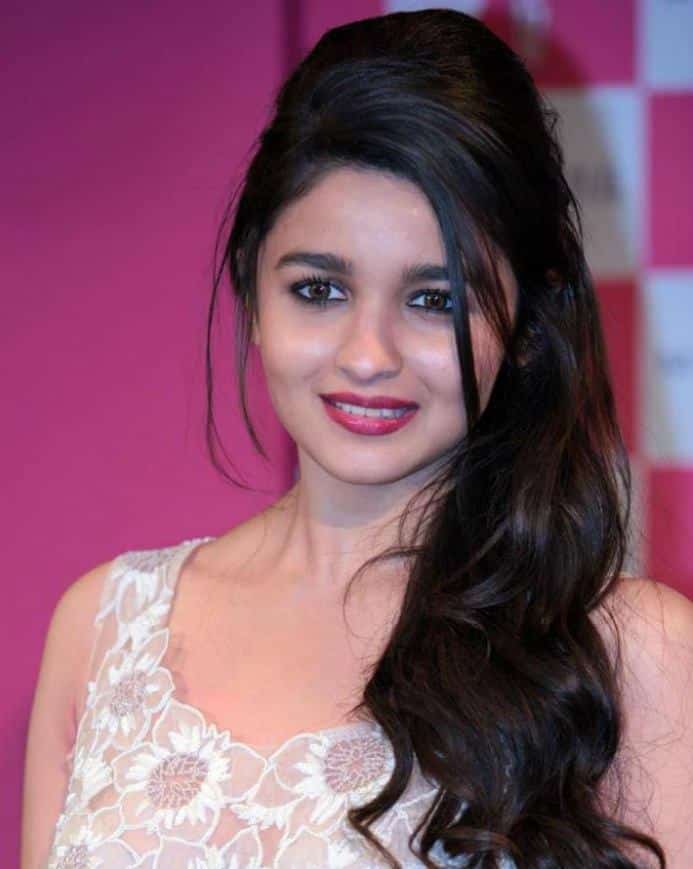 Alia Bhatt Hilariously Trolled On Twitter For Her New Hairstyle. Twitter  Calls It “Katora Cut” - RVCJ Media