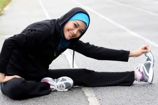 Sporty Look with Hijab 14 Modest Hijab Sports Outfits Combinations