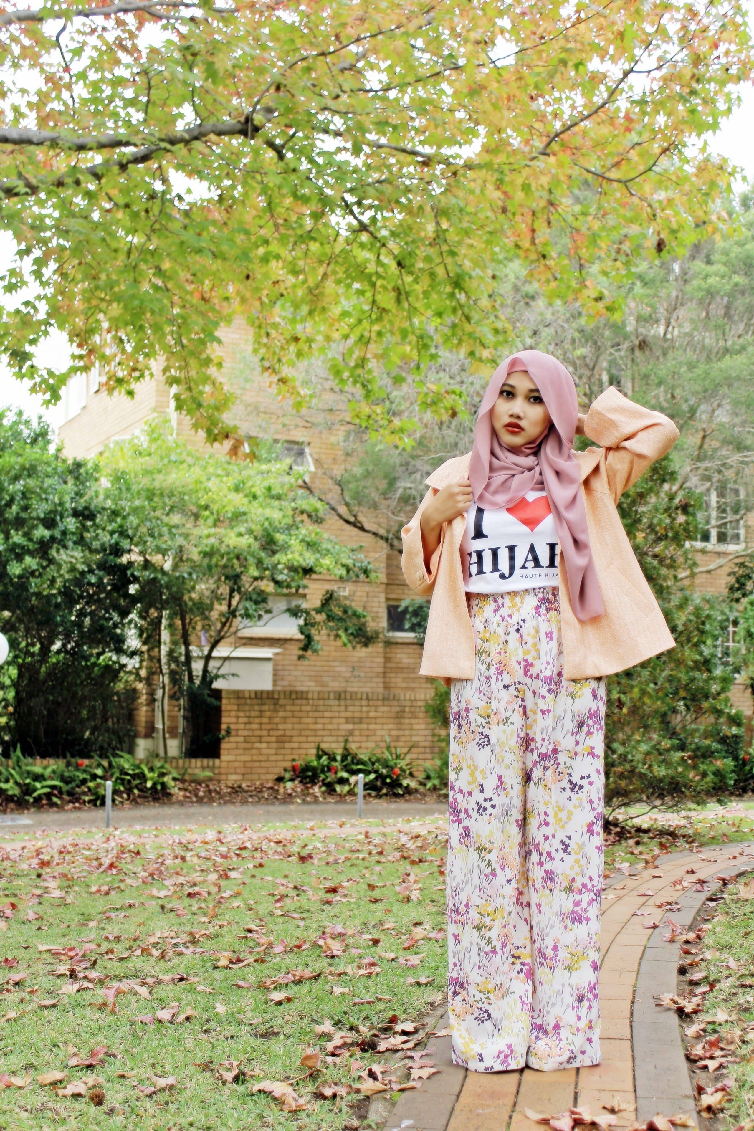 Bagaimana cara memakai hijab dengan celana palazzo?  (8)