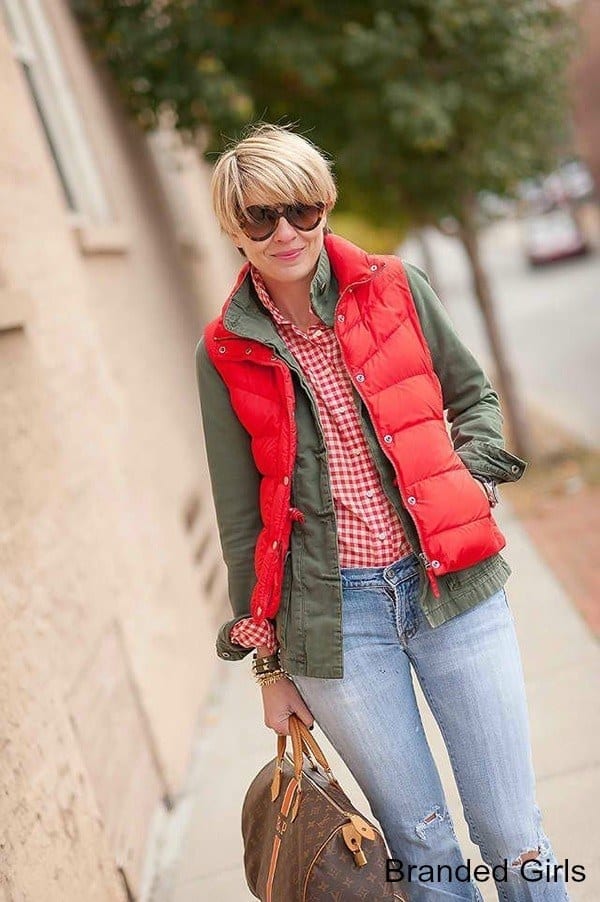 Simple outfits to wear with puffy vests (4)