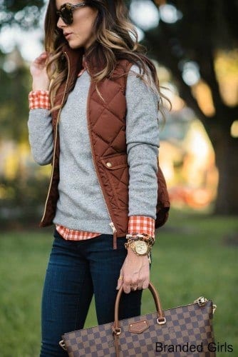 Simple outfits to wear with puffy vests (11)