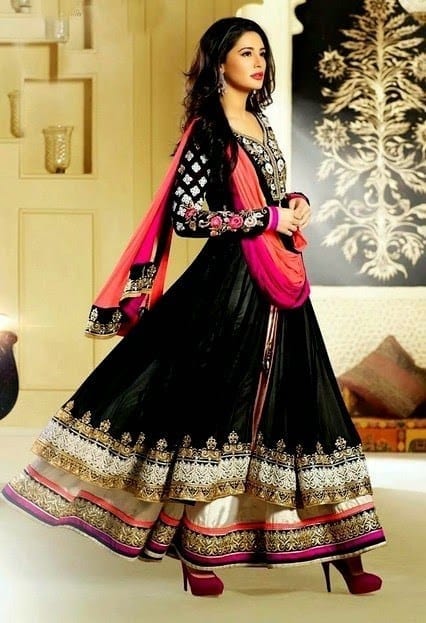 Nargis Fakhri Outfits 32 Best Looks of Nargis Fakhri to Copy