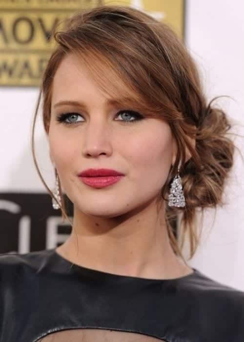 Hairstyles For Round Face-36 Cute Hairstyles for This Year's Messy Down Updo