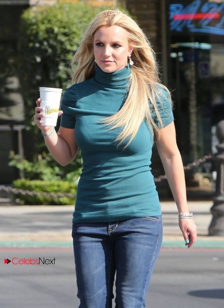 Britney Spears Outfits-25 Best Dressing Styles of Britney to Copy
