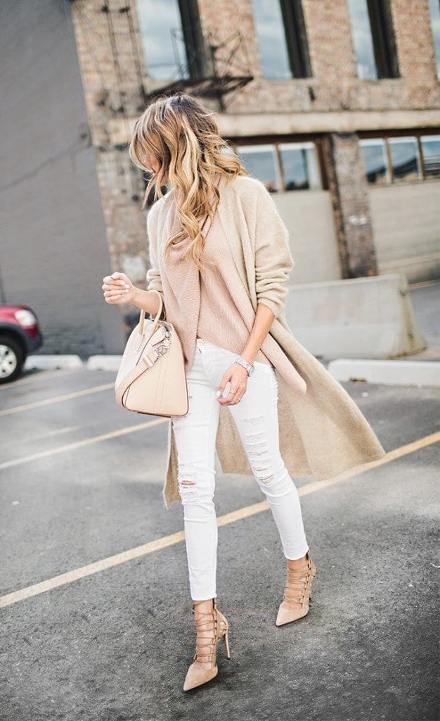 #7 - A Catchy Nude Cape Outfit with Ripped Jeans