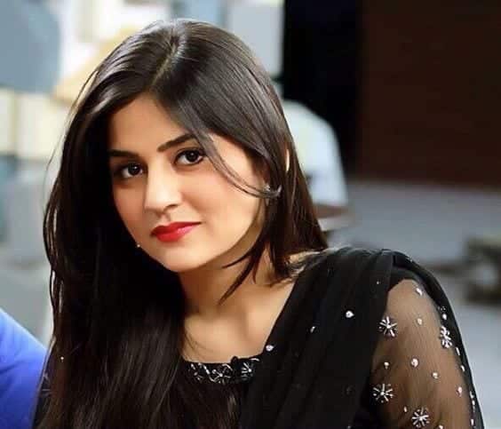 sanam baloch pakistani actress with and without makeup