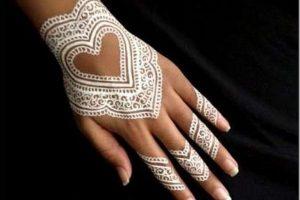 Heart Shaped Mehndi Designs 20 Simple Henna Heart Designs