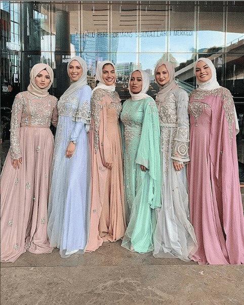 Best Ideas To Wear Gown With Hijab For Women (12)