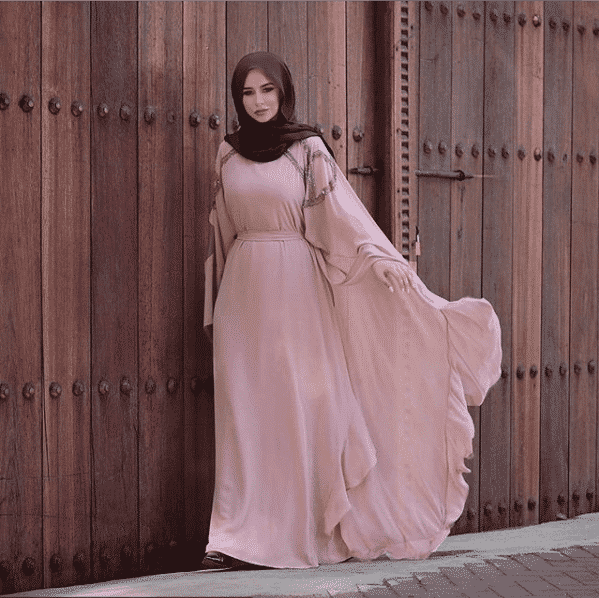 Best Ideas To Wear Gown With Hijab For Women (11)