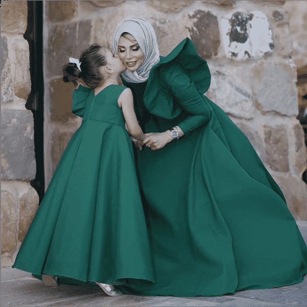 Best Ideas To Wear Gown With Hijab For Women (5)