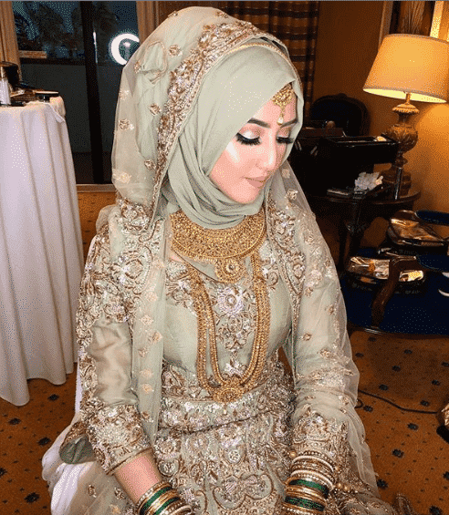 15 Modest Ways for Women To Wear Shalwar Kameez Fashionably
