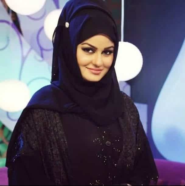 Beautiful Pakistani Actresses in Hijab (19)