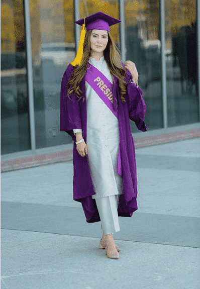 22 Best Pakistani Convocation Outfits For Graduating Girls
