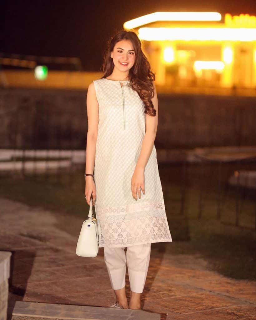 Ways to Wear All White Outfits Like Pakistani Influencers