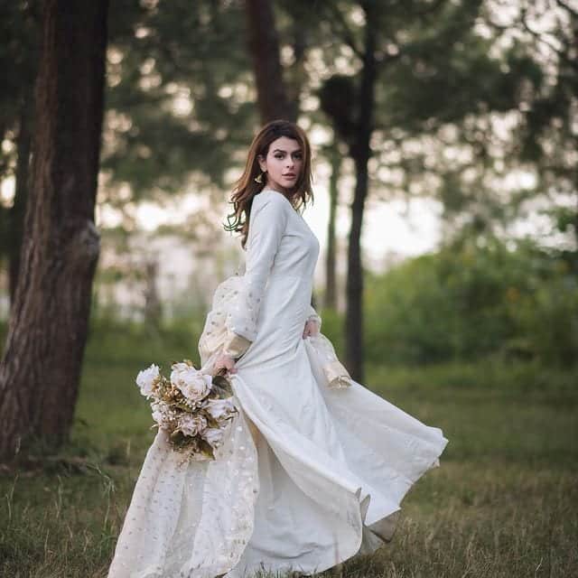 10 Ways to Wear All White Outfits Like Pakistani Influencers