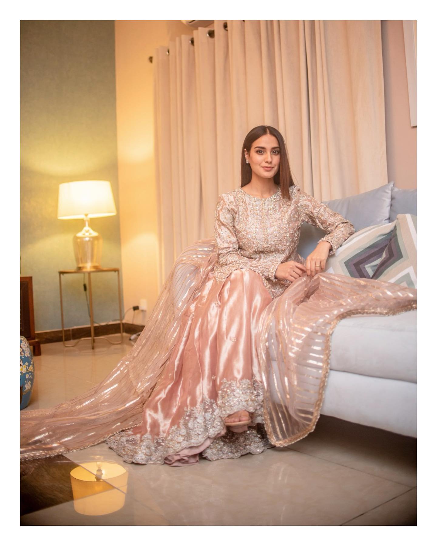 Iqra Aziz Outfits - 17 of Iqra Aziz's Best Dresses Ever