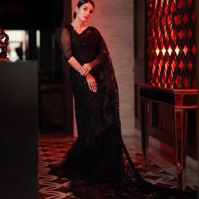 30 Best Outfits of Ayeza Khan Dress Like Ayeza Khan