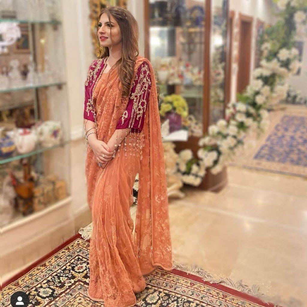 Pakistani Wedding Saree Bridal Dress in Gold Color Online – Nameera by  Farooq