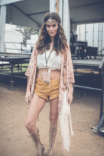 How to create a modern hippie look?
