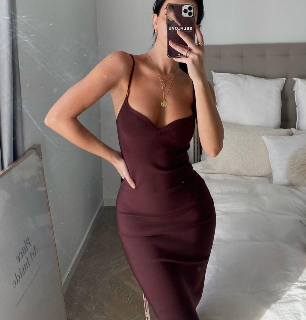 12 Best Bodycon Dresses For Skinny Girls With Styling Tips
