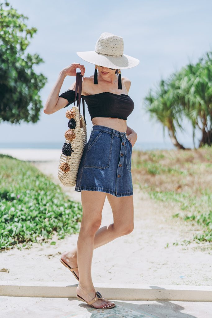 20 Beautiful Beach Outfits for Skinny Girls to Try This Year