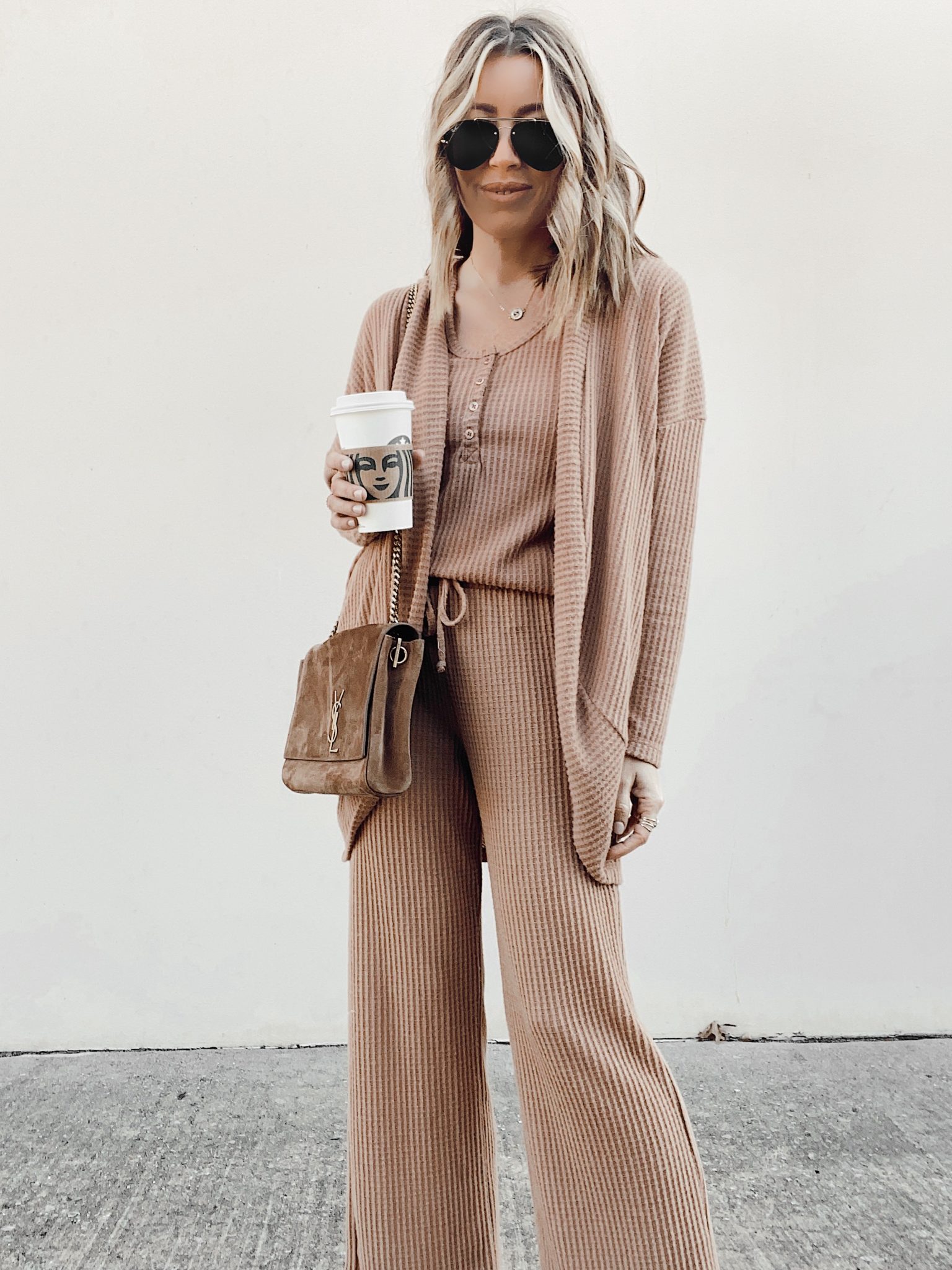 20 Best Sweater Outfits for Skinny Girls to Wear this Year