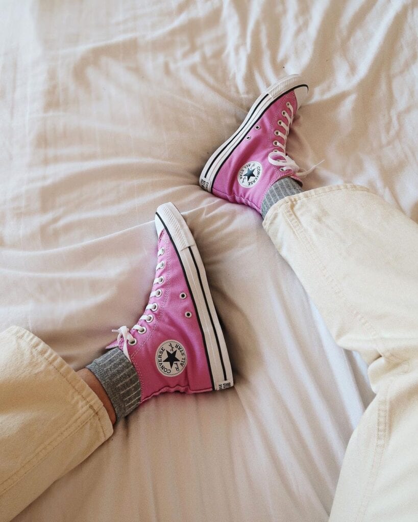 Outfit With Pink Sneakers 20 Ways To Wear Pink Sneakers