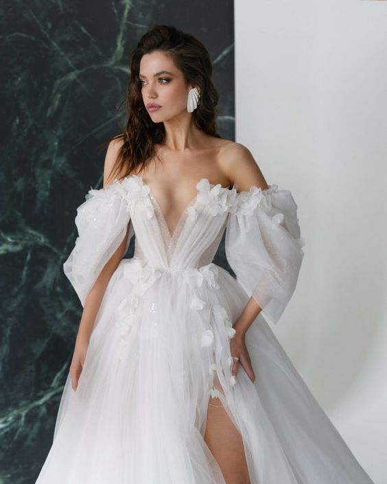 Stylish Wedding Dresses for Skinny Girls