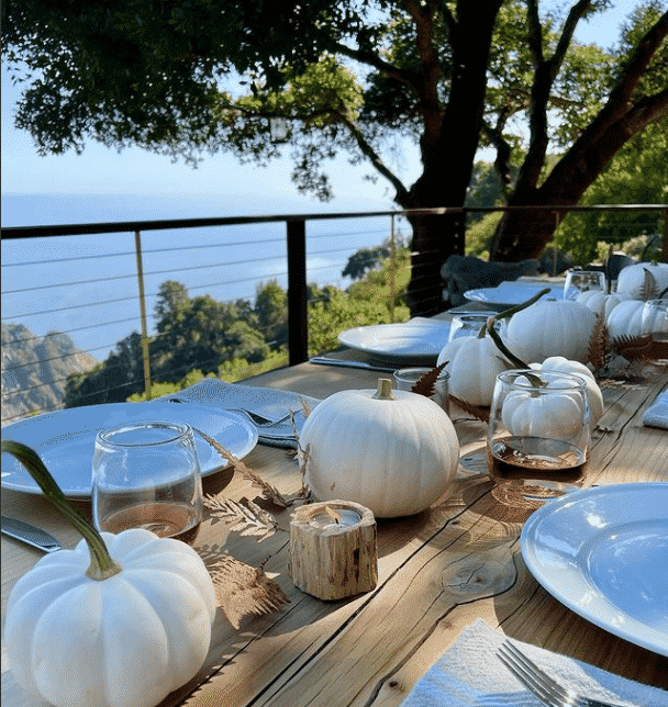 14 Amazing Outdoor Thanksgiving Decoration Ideas For 2022