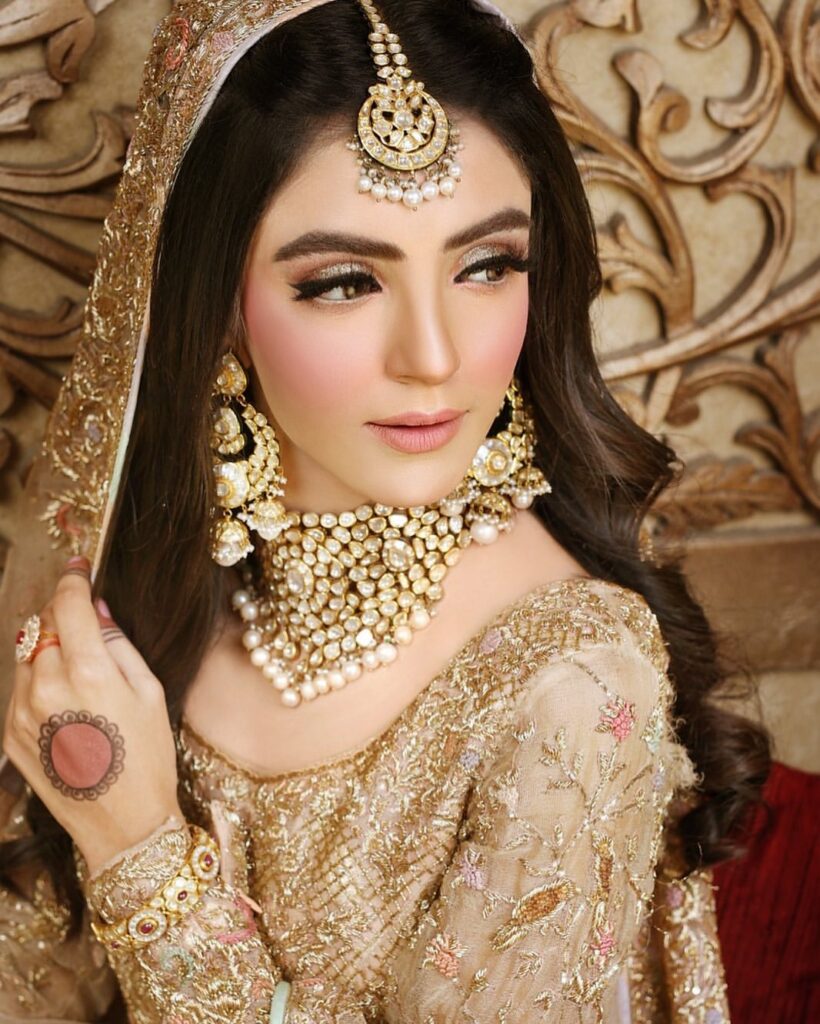 7 Top Pakistani Makeup Artists for Brides 2023 - With Prices