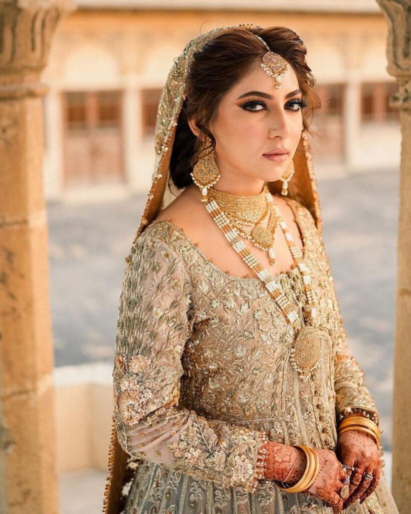 7 Top Pakistani Makeup Artists for Brides 2022 With Prices
